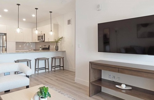 Firestone Apartment | Landing | Stylish 1BD, Gym, Clubhouse