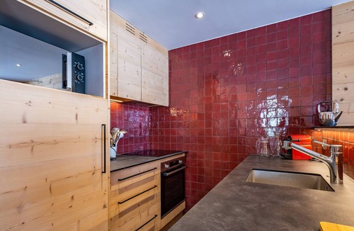 Meribel-Mottaret Apartment | Large 3-bedroom apartment, mezzanine, balcony, near slopes, covered parking, Label Méribel