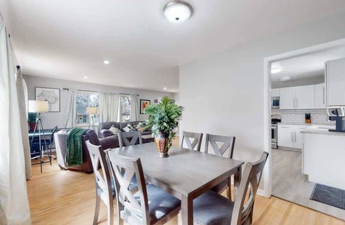 Virginia Village House | Large Family Retreat in Quiet Denver Spot