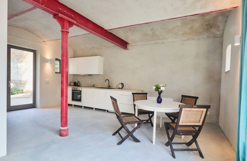 Zossen Apartment | Large maisonette apartment "Eisvogel" in former stable, 3 minutes to the lake