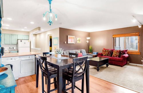 Four O'Clock Condo | Large One Bedroom in Great Location!