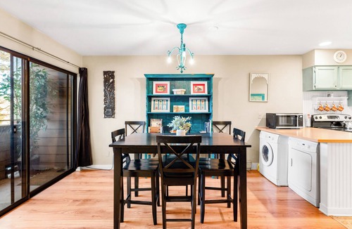 Four O'Clock Condo | Large One Bedroom in Great Location!