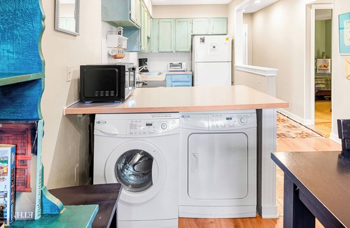 Four O'Clock Condo | Large One Bedroom in Great Location!