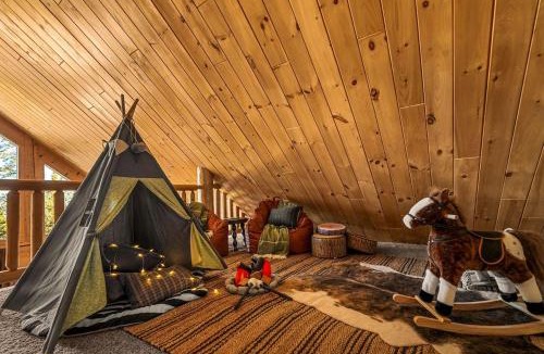 Fairplay House | Last Light Lodge XL Hot Tub, Arcade, 14er Views