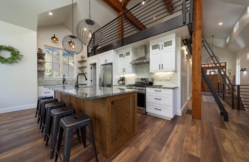 Ouray House | Lavish Ouray Downtown Getaway