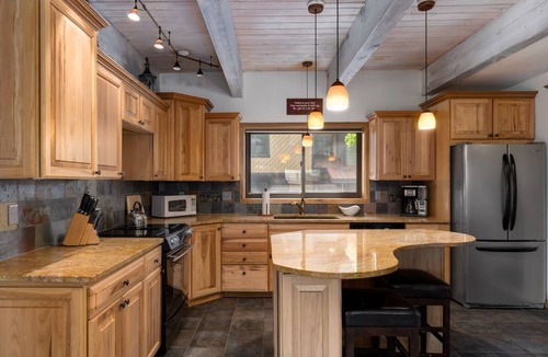 Steamboat Springs House | Lazy Bear, AC! Private Hot Tub, Sauna & Garage, Outdoor Pool