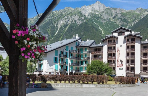 Chamonix City Centre Apartment | Le Balcon du Brévent Panoramic Mont Blanc Views, Chamonix, France
