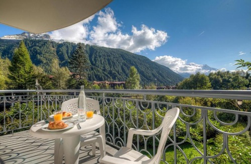 Argentiere Apartment | Le Cristal GM9 Mountain View, Pool, Parking & Free WiFi - Happy Rentals