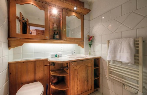 Argentiere Apartment | Le Cristal MB6 View, Pool, Private Sauna, Parking & WiFi - Happy Rentals
