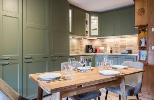 Argentiere Apartment | Le Cristal MT10 - Central Apartment - Close to ski lift - FreeParking & Pool