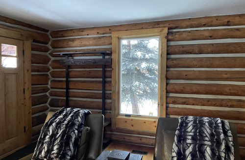 Vail Cabin | Lena's Cabin in Vail is nestled right beside Gore Creek, minutes from skiing.