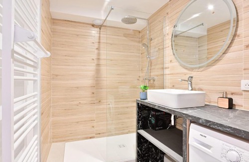Koenigshoffen Est Apartment | Les Romains Strasbourg brand-new T4 & terrace