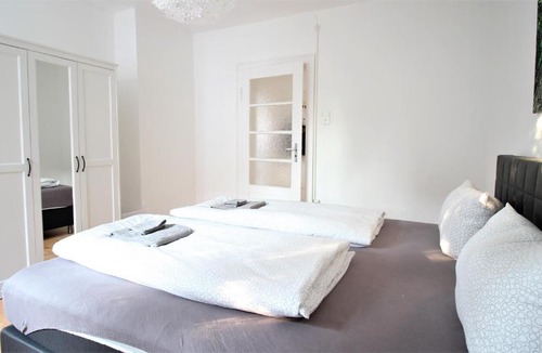 Frauenland Apartment | Light-flooded city apartment with balcony and garden