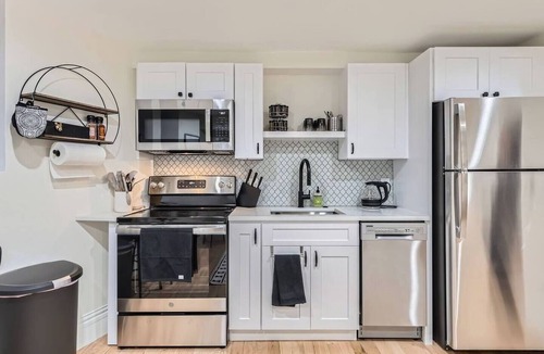 City Park West Apartment | Lioness Downtown Den