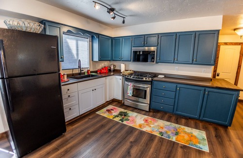 Lazear House | Little Blue House, Hotchkiss CO-3BR 1BA farmhouse w/easy access lots of parking