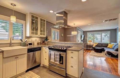 Littleton House | Littleton Cottage🏡2 blocks to Main🛍️Pets🐶Fenced Yard♨️Firepit🤑0 Cleaning & Pet Fee