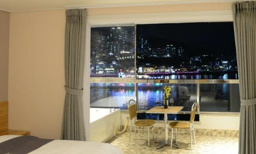 Yeosu Apartment | Lium Spa Hostel