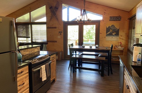 Breckenridge House | LOCATION! VIEWS! “The Cabin” on Peak 7!