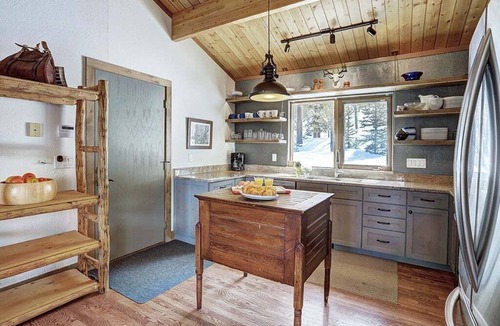 Breckenridge Park Estates House | Lodge at Boreas Pass: Rustic Home, Amazing Views of the 10 Mile Range-Hot Tub.