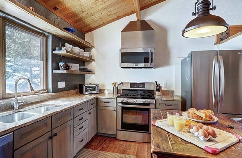 Breckenridge Park Estates House | Lodge at Boreas Pass: Rustic Home, Amazing Views of the 10 Mile Range-Hot Tub.