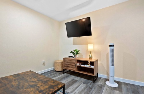 Montbello Apartment | Loftium | Anthony's 2 BR Oasis - next to Wildlife Refuge