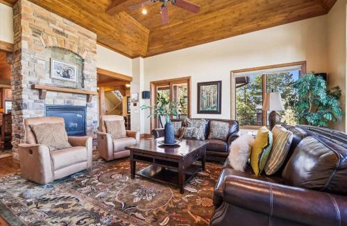 Woodmoor House | Lofty Fox Villa, Magnificent Views, Hot Tub
