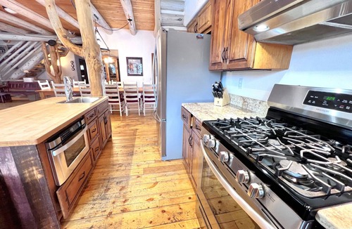 Breckenridge Ski Chalet | Log Home Dog Friendly Mtn. Views 10 min. to Breck