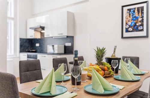 Prague 7 Apartment | London & Paris Residence Apartworld