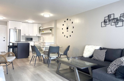 Hale Condo | Lovely 1 bedroom condo near shops & dining!