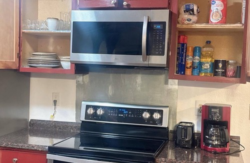 Southeast Colorado Springs Apartment | Lovely 2 Bedroom in the Heart of Colorado Springs