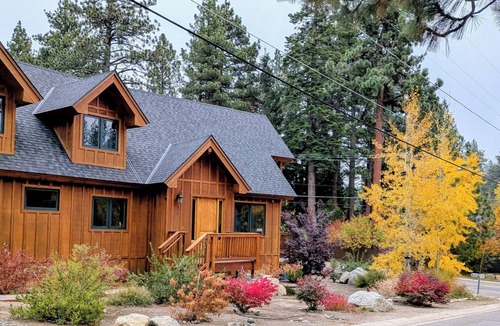 Tahoe Island Cabin | Lovely 4-bedroom cabin in South Lake Tahoe perfect for your getaway