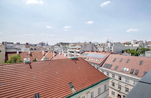Mariahilf Apartment | Lovely Mariahilf 2BR w/Elevator, nr Shops & Cafes, by Blueground
