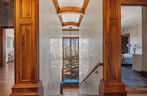 Beaver Creek House | Lucky Boot Lodge - 7 bedrooms, walk to ski, stunning views, hot tub, fire pit