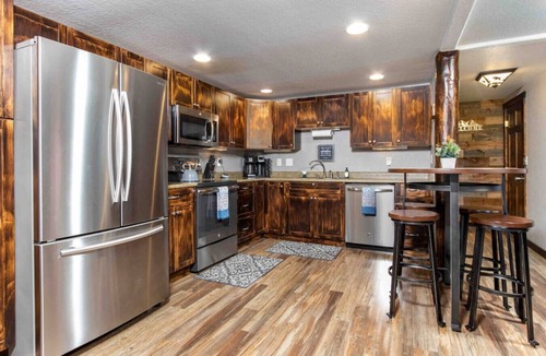 Estes Park Cabin | Lux 3BR home - Views/Wildlife/RMNP/Shop/Snowshoe