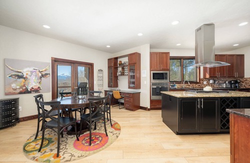 Fraser House | Lux 8000 SQ Ft, 9 BDR, 15 Beds, Hot Tub, Large Groups!