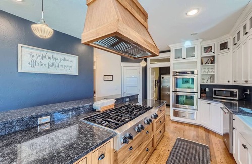 Colorado Springs House | Luxe & Cozy Retreat 6B Sleeps 14+ Hot Tub Theater Firepit
