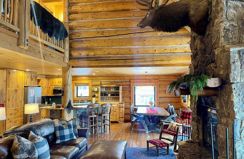 Grand Lake House | Luxe Log Home w/ Hot Tub & Steam Shower on Private Lake