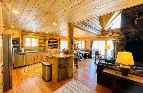 Grand Lake House | Luxe Log Home w/ Hot Tub & Steam Shower on Private Lake