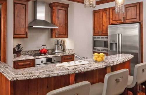 Vail Hotel | Luxurious 2 Bedroom in Vail - Family Friendly Resort On The Slopes!