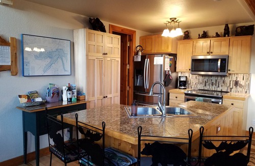 Frisco House | Luxurious 3BR/3BA, Amazing Views, Private HotTub, Easy Access to Resorts