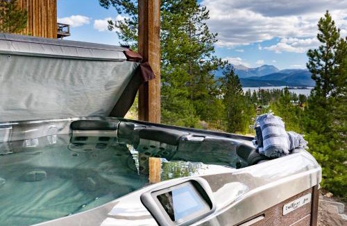Grand Lake Ski Chalet | Luxurious Chalet - Epic Views, Hot Tub, Gym, Game Room, & 4k Projector in Grand Lake