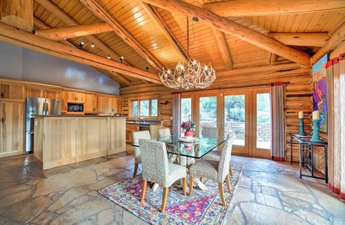 Spanish Valley House | Luxurious Log Cabin Near Moab & Red Rock Canyons!