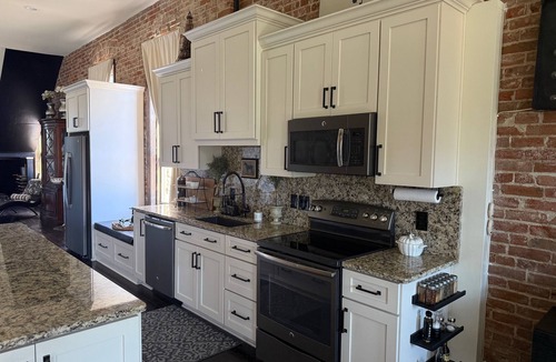 River Market Condo | Luxurious Penthouse with AC in Kansas City River Market