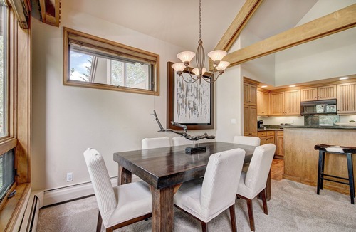 Beaver Creek House | Luxury 4 bed Pines Townhome amongst the peace and quiet by RedAwning