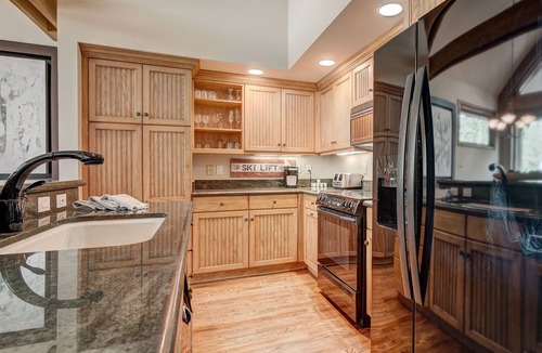 Beaver Creek House | Luxury 4 bed Pines Townhome amongst the peace and quiet by RedAwning