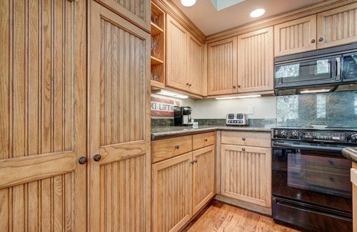 Beaver Creek House | Luxury 4 bed Pines Townhome amongst the peace and quiet by RedAwning