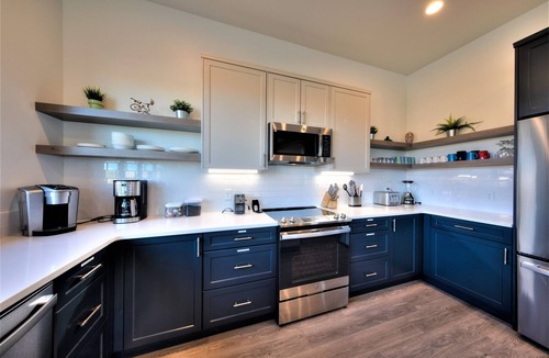Moab South Valley House | Luxury 4 bedroom twin home, beautiful views. Private hot tub. Covered patio.