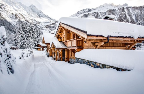Argentiere Ski Chalet | Luxury 5* Chalet in Chamonix : Swimming Pool, Sauna, Spa, Jacuzzi, Cinema, View