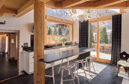 Argentiere Ski Chalet | Luxury 5* Chalet in Chamonix : Swimming Pool, Sauna, Spa, Jacuzzi, Cinema, View