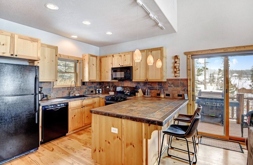 Rendezvous House | Luxury Chalet 60 I Hot Tub I Great Views I Best Price I FREE Adventures Daily